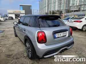 Mini Cooper 5Door CLASSIC 2024 года из Южной Кореи