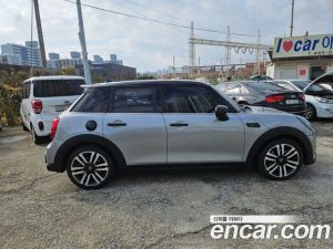 Mini Cooper 5Door CLASSIC 2024 года из Южной Кореи