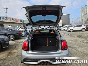 Mini Cooper 5Door CLASSIC 2024 года из Южной Кореи