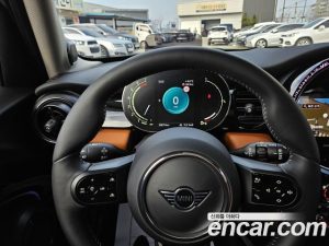 Mini Cooper 5Door CLASSIC 2024 года из Южной Кореи