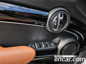 Mini Cooper 5Door CLASSIC 2024 года из Южной Кореи
