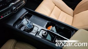 Volvo XC60 T8 ULTIMATE Bright 2022 года из Южной Кореи