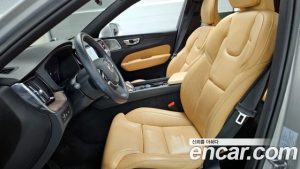 Volvo XC60 T8 ULTIMATE Bright 2022 года из Южной Кореи