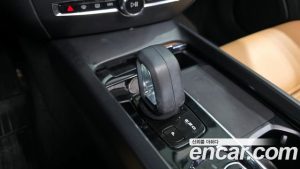 Volvo V60 B5 PRO AWD 2022 года из Южной Кореи