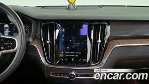 Volvo V60 B5 PRO AWD 2022 года из Южной Кореи