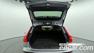 Volvo V60 B5 PRO AWD 2022 года из Южной Кореи