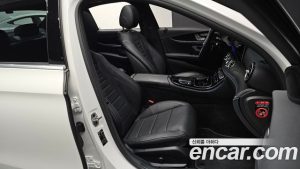 Mercedes-Benz E-Class E250 Avantgarde 2023 года из Южной Кореи