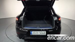 Porsche Cayenne 3.0 Coupe 2023 года из Южной Кореи