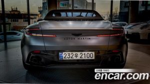 Astonmartin DB12 4.0 V8 Volante 2025 года из Южной Кореи