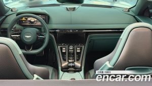 Astonmartin DB12 4.0 V8 Volante 2025 года из Южной Кореи