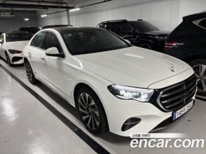 Mercedes-Benz E-Class E300 4MATIC Exclusive 2025 года из Южной Кореи
