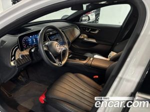 Mercedes-Benz E-Class E300 4MATIC Exclusive 2025 года из Южной Кореи