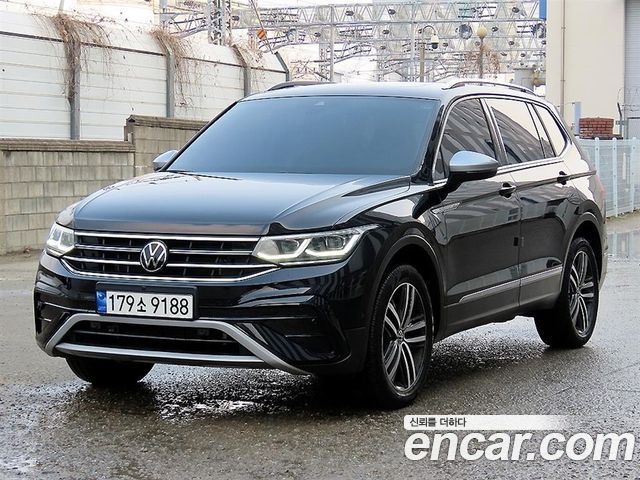 Volkswagen Tiguan 2.0 TSI Prestige 2023 года из Кореи