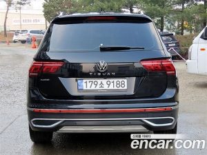 Volkswagen Tiguan 2.0 TSI Prestige 2023 года из Южной Кореи