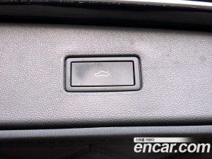 Volkswagen Tiguan 2.0 TSI Prestige 2023 года из Южной Кореи
