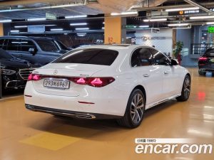 Mercedes-Benz E-Class E220d 4MATIC Exclusive 2024 года из Южной Кореи