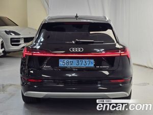 Audi e-tron 55 4WD 2023 года из Южной Кореи