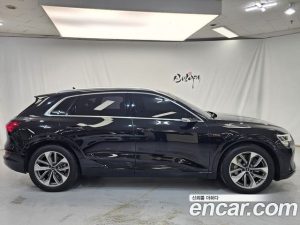 Audi e-tron 55 4WD 2023 года из Южной Кореи