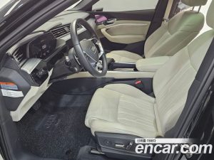 Audi e-tron 55 4WD 2023 года из Южной Кореи