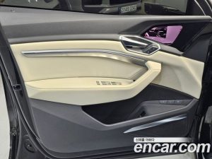 Audi e-tron 55 4WD 2023 года из Южной Кореи