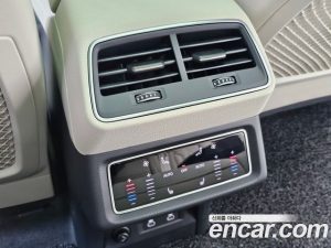 Audi e-tron 55 4WD 2023 года из Южной Кореи