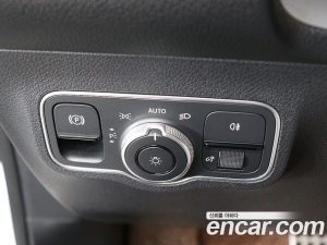 Mercedes-Benz GLB-Class GLB250 4MATIC 2024 года из Южной Кореи