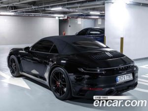 Porsche 911 CARRERA 4 GTS Cabriolet 2023 года из Южной Кореи