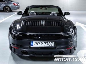 Porsche 911 CARRERA 4 GTS Cabriolet 2023 года из Южной Кореи