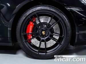 Porsche 911 CARRERA 4 GTS Cabriolet 2023 года из Южной Кореи