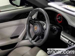 Porsche 911 CARRERA 4 GTS Cabriolet 2023 года из Южной Кореи