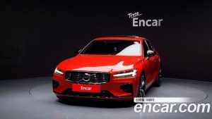 Volvo S60 B5 R- 2022 года из Южной Кореи