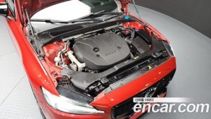 Volvo S60 B5 R- 2022 года из Южной Кореи