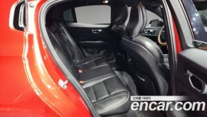 Volvo S60 B5 R- 2022 года из Южной Кореи