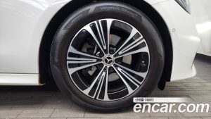 Mercedes-Benz E-Class E200 Avantgarde 2025 года из Южной Кореи
