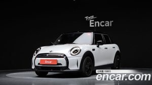 Mini Cooper 5Door CLASSIC 2024 года из Южной Кореи