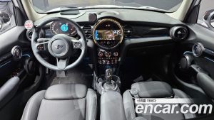 Mini Cooper 5Door CLASSIC 2024 года из Южной Кореи