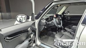 Mini Cooper 5Door CLASSIC 2024 года из Южной Кореи