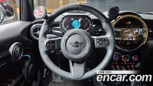 Mini Cooper 5Door CLASSIC 2024 года из Южной Кореи