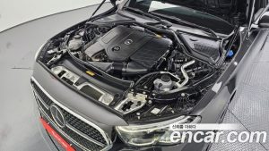 Mercedes-Benz E-Class E300 4MATIC AMG Line 2024 года из Южной Кореи