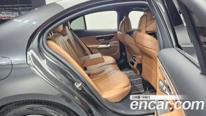 Mercedes-Benz E-Class E300 4MATIC AMG Line 2024 года из Южной Кореи