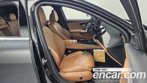 Mercedes-Benz E-Class E300 4MATIC AMG Line 2024 года из Южной Кореи