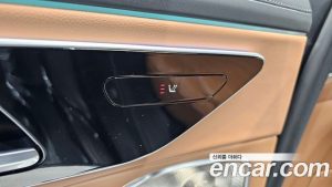 Mercedes-Benz E-Class E300 4MATIC AMG Line 2024 года из Южной Кореи