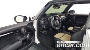 Mini Cooper Convertible RESOLUTE Edition 2024 года из Южной Кореи