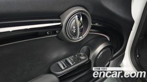 Mini Cooper Convertible RESOLUTE Edition 2024 года из Южной Кореи