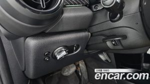 Mini Cooper Convertible RESOLUTE Edition 2024 года из Южной Кореи
