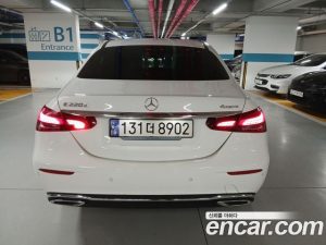 Mercedes-Benz E-Class E220d 4MATIC Exclusive 2023 года из Южной Кореи