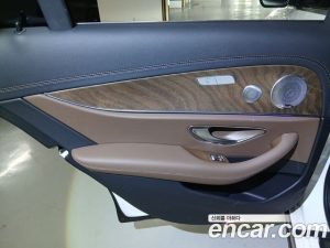Mercedes-Benz E-Class E220d 4MATIC Exclusive 2023 года из Южной Кореи