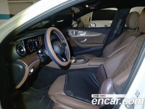 Mercedes-Benz E-Class E220d 4MATIC Exclusive 2023 года из Южной Кореи