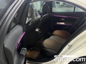 Mercedes-Benz E-Class E220d 4MATIC Exclusive 2024 года из Южной Кореи
