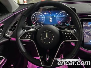 Mercedes-Benz E-Class E220d 4MATIC Exclusive 2024 года из Южной Кореи